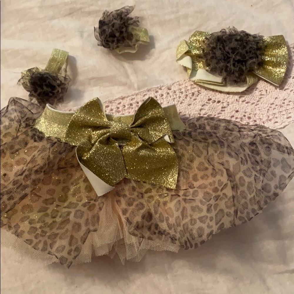 Leopard print sparkle tutu outfit for pictures!